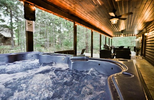 Hochatown House | Texas Kind of Way, Hot Tub, Fireplace, Covered Deck, Pool table, Game Loft