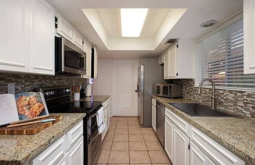 North San Antonio - SAT House | Texas Modern Minutes from Airport