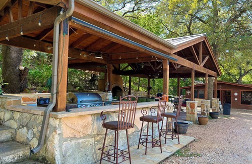 North San Antonio - SAT House | Texas Rustic Cozy Home in San Antonio Texas - 15 minutes from the Airport
