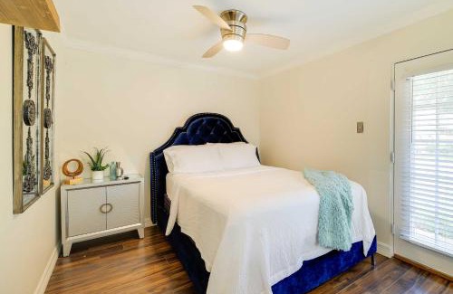 Riverside Terrace Apartment | Texas Studio with Pool Access, 1 Mi to TDECU Stadium