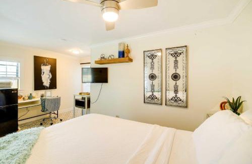 Riverside Terrace Apartment | Texas Studio with Pool Access, 1 Mi to TDECU Stadium