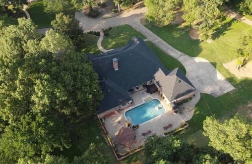 Brookston House | Texas Vacation Home with Infrared Sauna