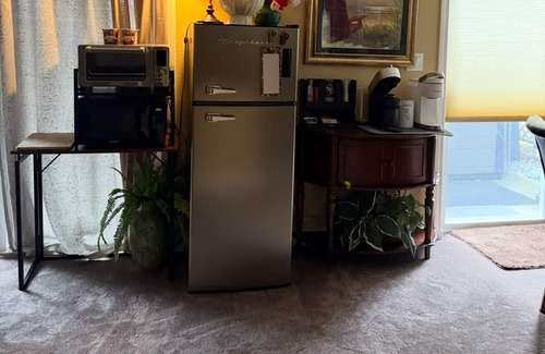 Graham House | tExclusive 1500 SQ.FT. 2BR Suite Hot Tub,Sauna,Gym,BBQ