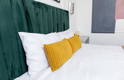 Kempton Park Cabin | Thabelo Airport Lodge