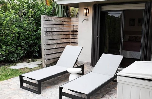 South Corals House | Thalas Ft Lauderdale - 3 Bedroom Home with heated pool in private backyard oasis