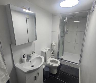 Greenhithe Apartment | Thames River Side