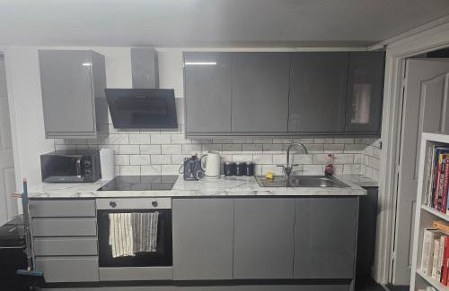 Greenhithe Apartment | Thames River Side