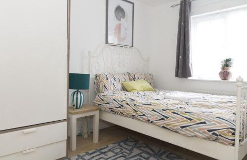 Moffat House | Thamesmead Suite