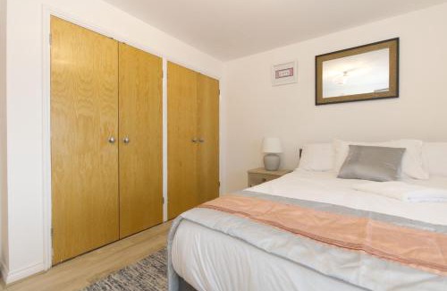 Moffat House | Thamesmead Suite