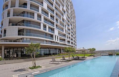 Greater Johannesburg Metropolitan Area Apartment | Thango Res Ellipse Waterfall.