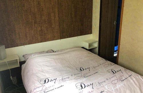 Municipality of Westvoorne House | That 70s caravan! Your vacation home in the wild