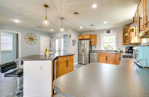 Lake Como House | ‘The 1818’ Home w/Porch & Grill - 1 Mi to Beach!