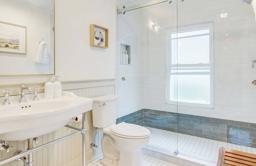 North Downtown Hotel | The 200 South St Boutique Hotel w/ Pool