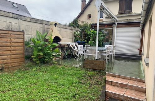 Pin - Vert Galant House | The 24 Hours of Le Mans Circuit on foot