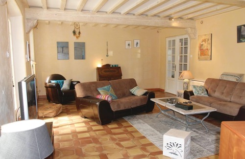 La Begude-de-Mazenc House | The 5,000 m² private property on which this charming stone house is located is partly wooded and ext