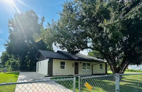 Ocala House | The 98 House