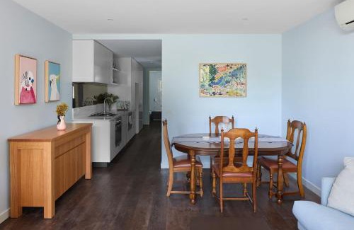 Abbotsford Apartment | The Abby - Contemporary Inner-city Convenience