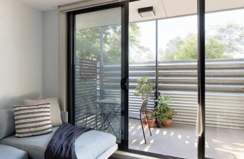 Abbotsford Apartment | The Abby - Contemporary Inner-city Convenience