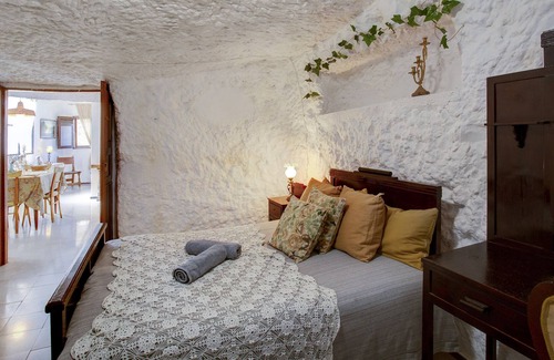 Juncalillo House | The Aboriginal Cave House "La Cueva del Drago" with Mountain View, Garden & Wi-Fi