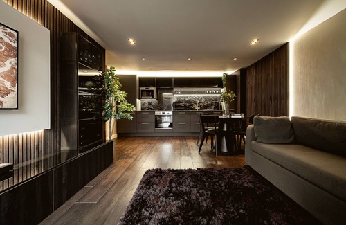 Leicester City Centre Apartment | The Acacia, Luxury with Private Balcony + Secure Parking
