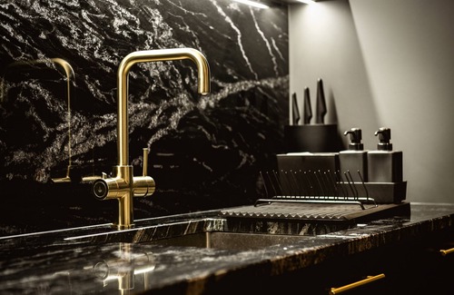 Leicester City Centre Apartment | The Acacia, Luxury with Private Balcony + Secure Parking