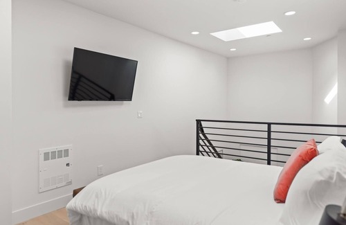 Pacific Heights Apartment | The Addison by Kasa | Executive Queen Loft | San Francisco