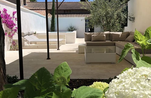 St.-Remy-de-Provence House | The air-conditioned Mas d'Arthur, in the center of St Rémy, with garden and swimming pool