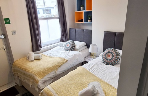 Shrewsbury Hotel | The Alb