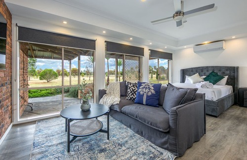 Melton South House | The Alpacas - A tranquil respite and surrounded by breathtaking natural beauty