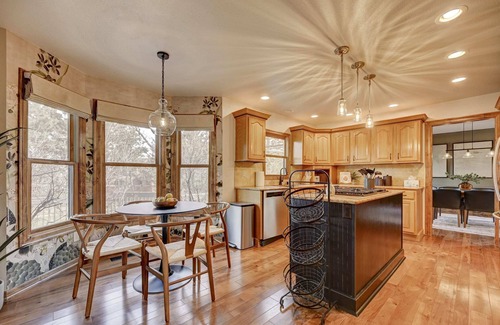 Southwest Colorado Springs House | The Alpenglow - Colorado Family Fun w/Hot Tub