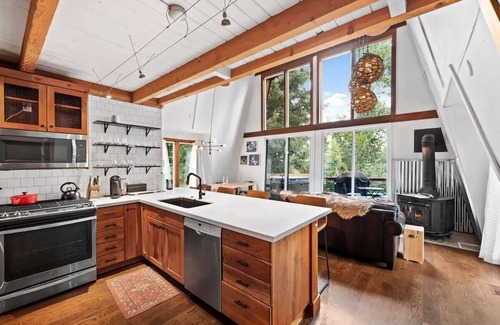 Summit Park House | The Alpine - Park City Home Mountain Home w/hot tub, deck, and 3BR!