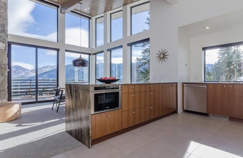 Altis House | The Altis Ski House on the Slopes