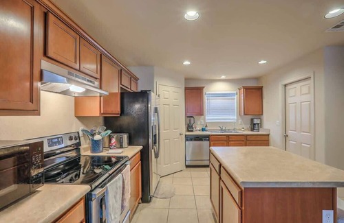 Alamogordo House | The Alturas Summary: