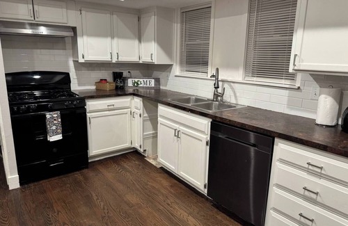 Independence Apartment | The Amazing 4 Bed 2 Bath of Independence
