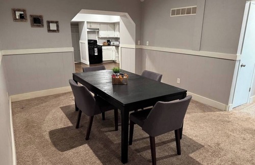 Independence Apartment | The Amazing 4 Bed 2 Bath of Independence