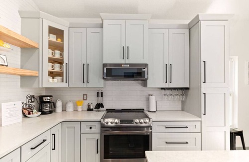 Lincolnville Apartment | The Ambrose House - Fall and holiday discounts!