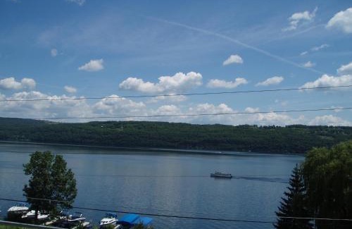 Watkins Glen Hotel | The Anchor Inn