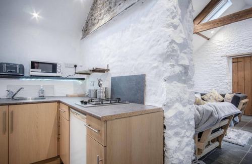 Castlemartin House | The Anchor Light - 1 Bed - Freshwest Beach Retreat