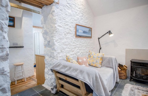 Castlemartin House | The Anchor Light - 1 Bed - Freshwest Beach Retreat