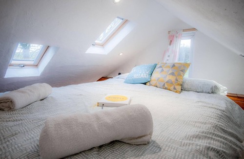 Castlemartin House | The Anchor Light - 1 Bed - Freshwest Beach Retreat