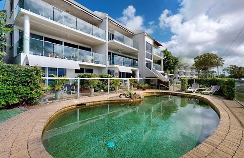 Noosaville Apartment | The Anchorage 5 Views of Noosa River mouth