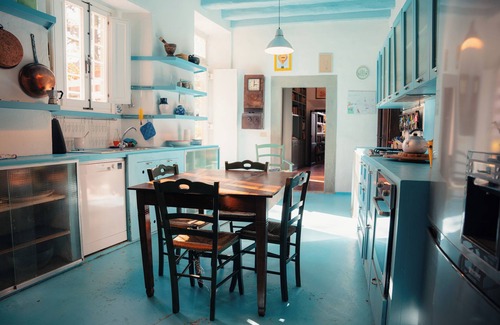 Londa Villa | The Ancient Farmhouse in Caiano – a dive into history, books, nature.