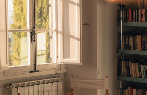 Londa Villa | The Ancient Farmhouse in Caiano – a dive into history, books, nature.