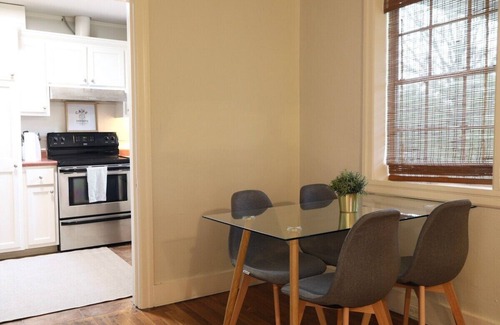 Oxford House | The Ann, 2BR Home by Velvet Ditch Villas