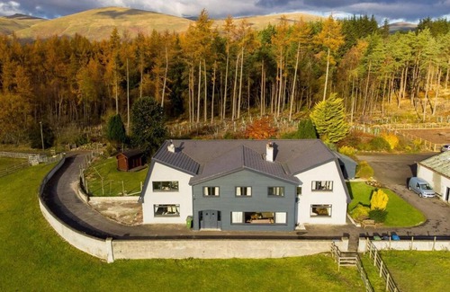 Alloa House | The Annex at Meeks Park immaculate 2 bed