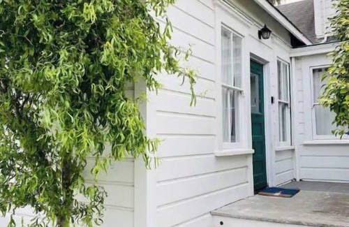 Fort Bragg Hotel | The Annex Room at the Historic Weller House!