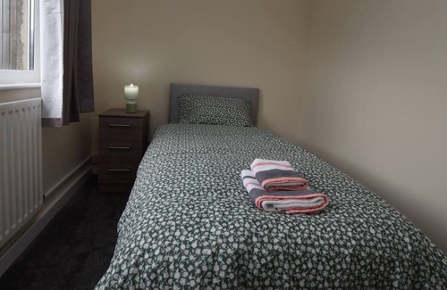 Edern House | The Annexe at Brynogollwyd