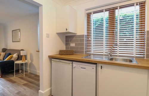 Coltishall Cottage | THE ANNEXE AT NUMBER 4, romantic, with a garden in Coltishall