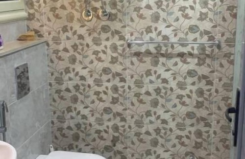 Al-Basatin Apartment | the apartment is having a nice swimming pool in a quit area .