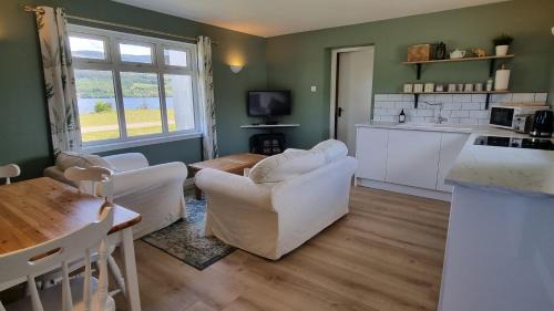 Fort Augustus Apartment | The Apartment at Old Pier House